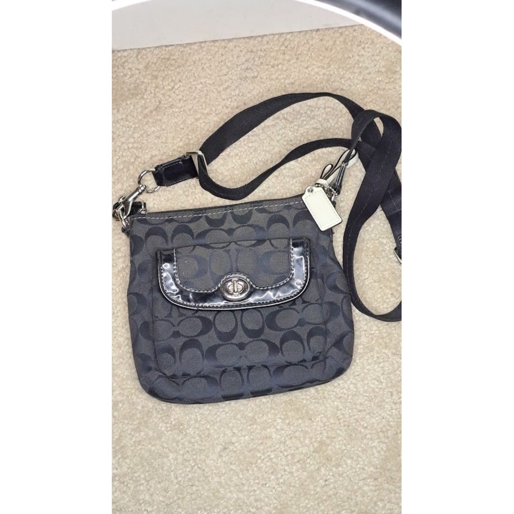 COACH Signature Swingpack Crossbody Bag Purse Black Jacquard Sig C Turn-lock Zip